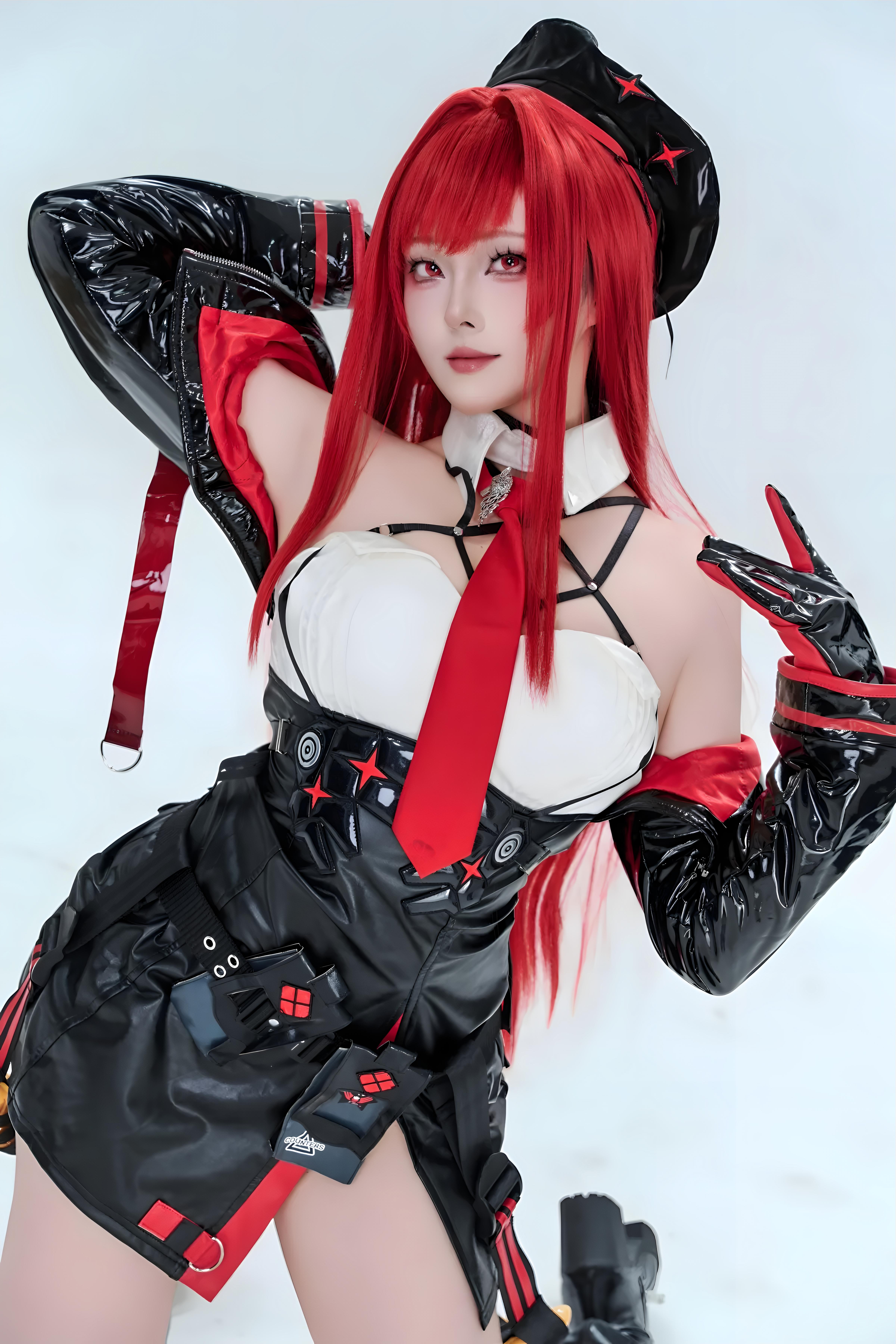 Natsuko夏夏子拉毗小红帽赏析，红发战术造型把NIKKE气场拉满