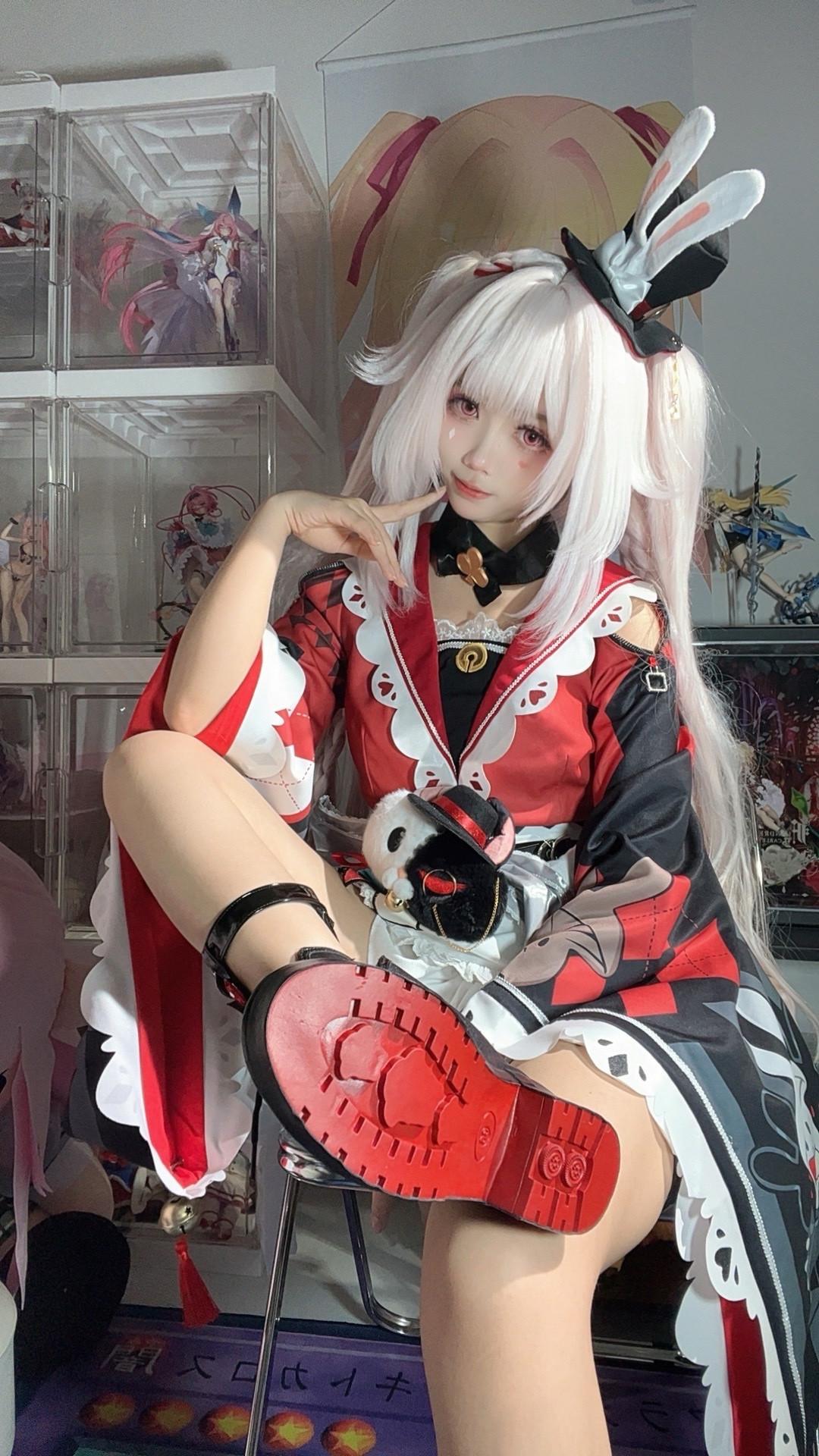 白栎Shirly火花COS写真赏析｜崩坏星穹铁道Sparkle高清图集