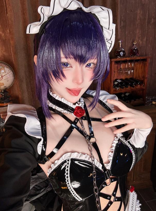 屿鱼 米哈拉咖啡女仆cos写真｜NIKKE胜利女神米哈拉高清图集赏析