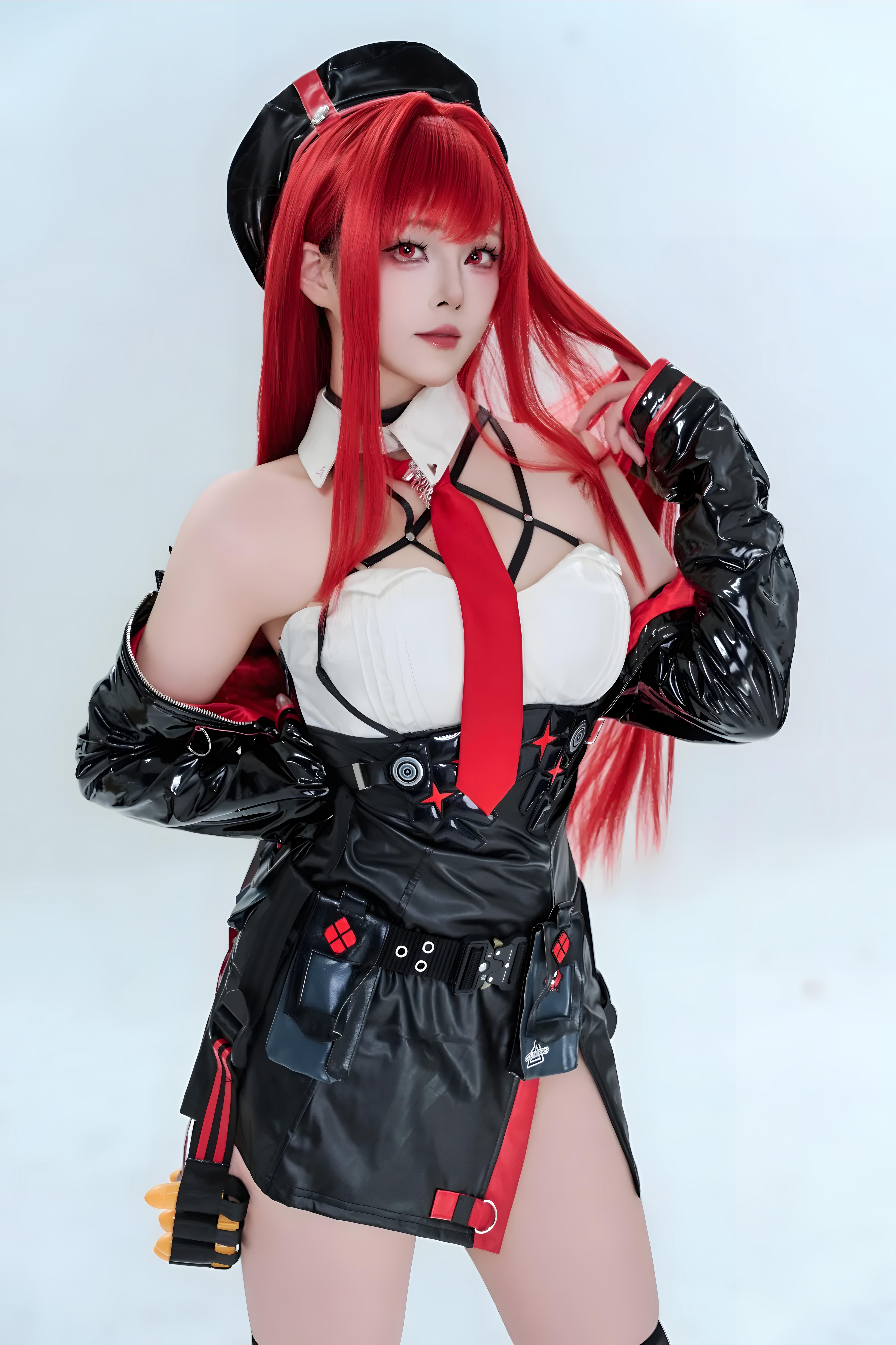 Natsuko夏夏子拉毗小红帽赏析，红发战术造型把NIKKE气场拉满