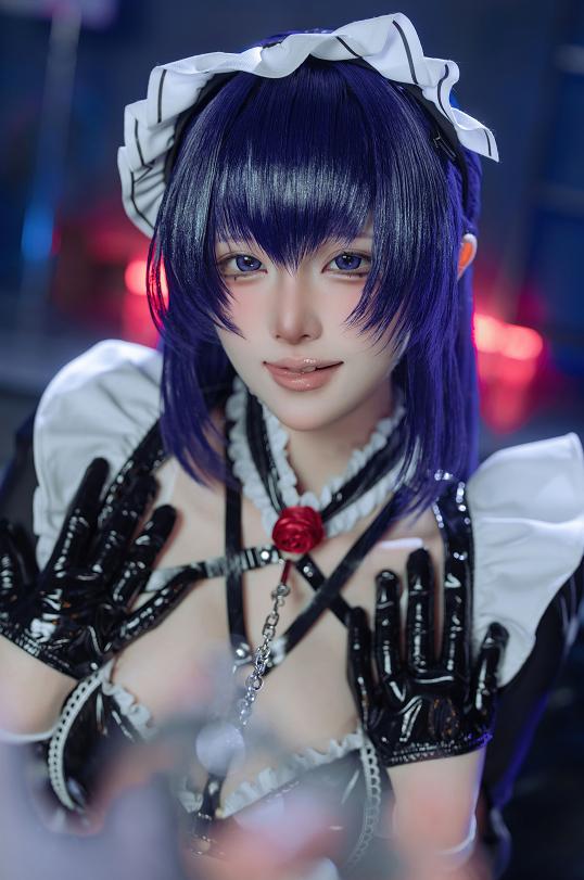 屿鱼 米哈拉咖啡女仆cos写真｜NIKKE胜利女神米哈拉高清图集赏析