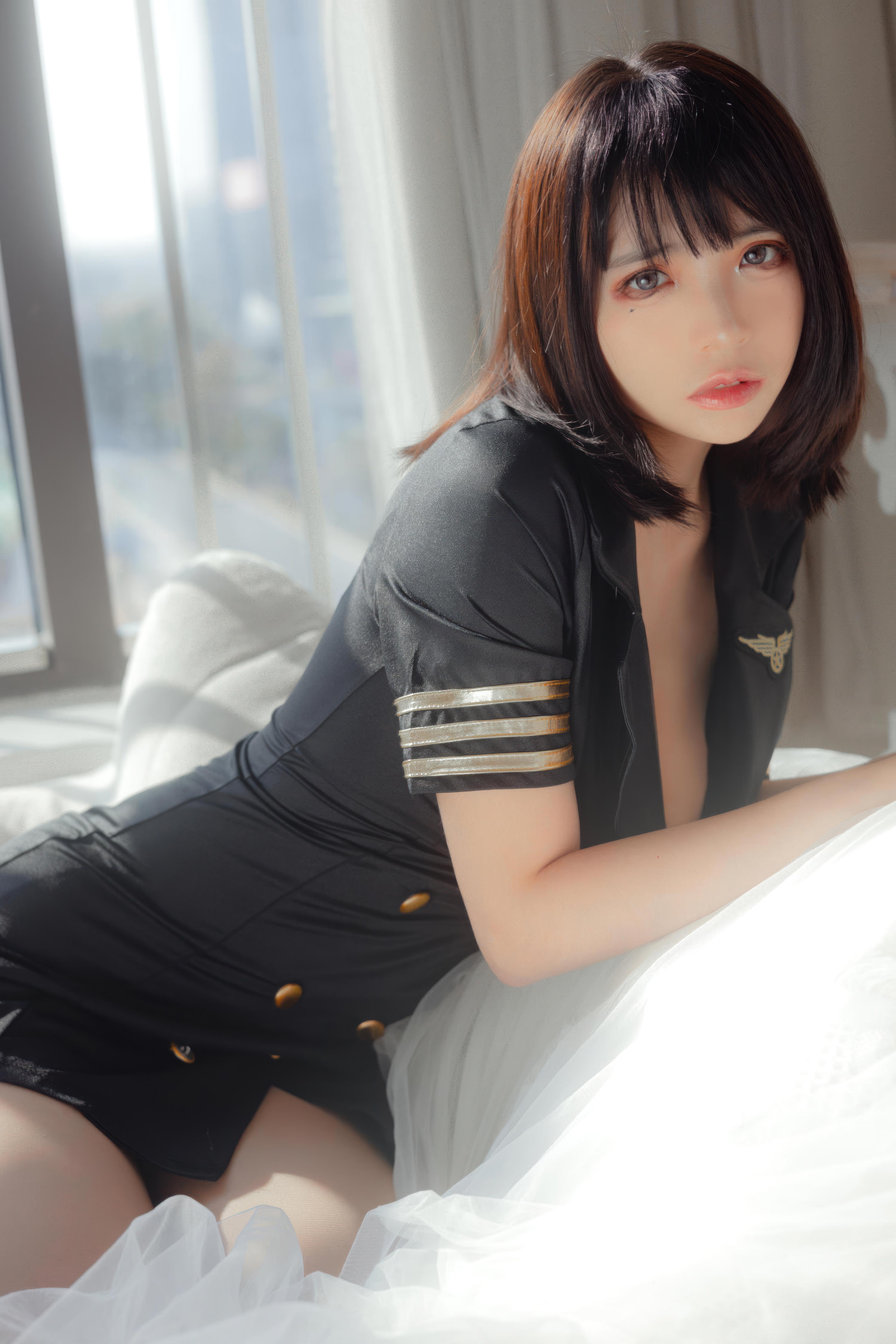 疯猫ss黑色制服写真，柔光私房里的冷感制服魅力
