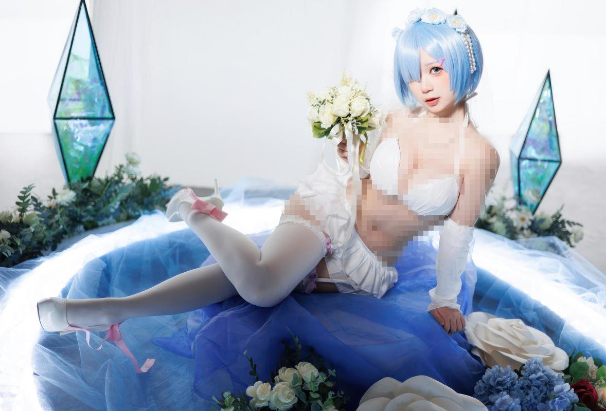 樱落酱w蕾姆花嫁：蓝白花嫁氛围里的温柔系Rem COS