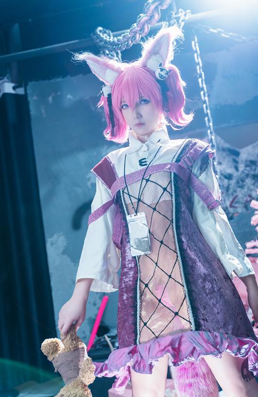 纸悦Etsu_ko《巫恋》COS太惊艳了，粉狐兽耳与暗黑童话氛围感拉满