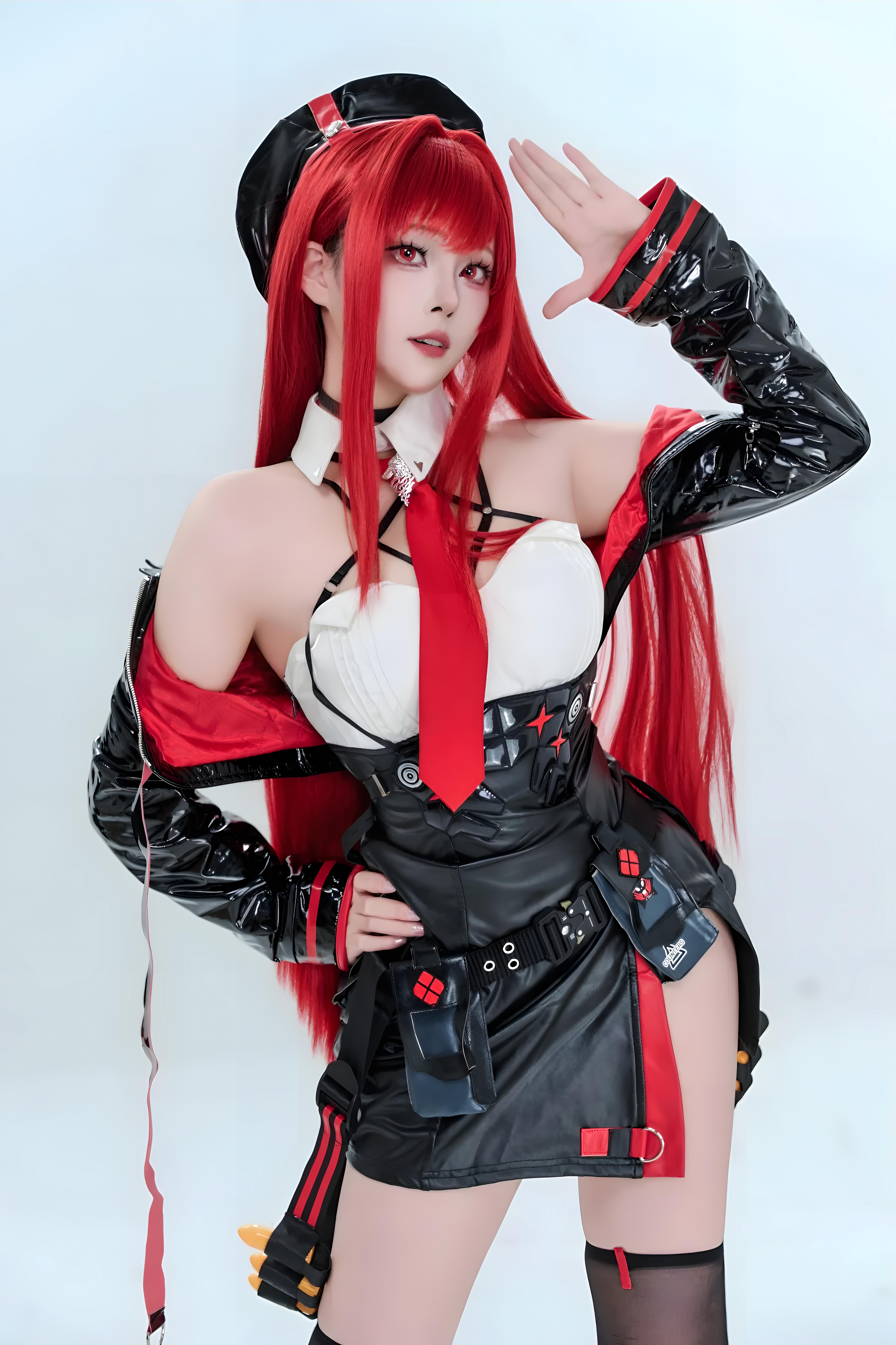 Natsuko夏夏子拉毗小红帽赏析，红发战术造型把NIKKE气场拉满