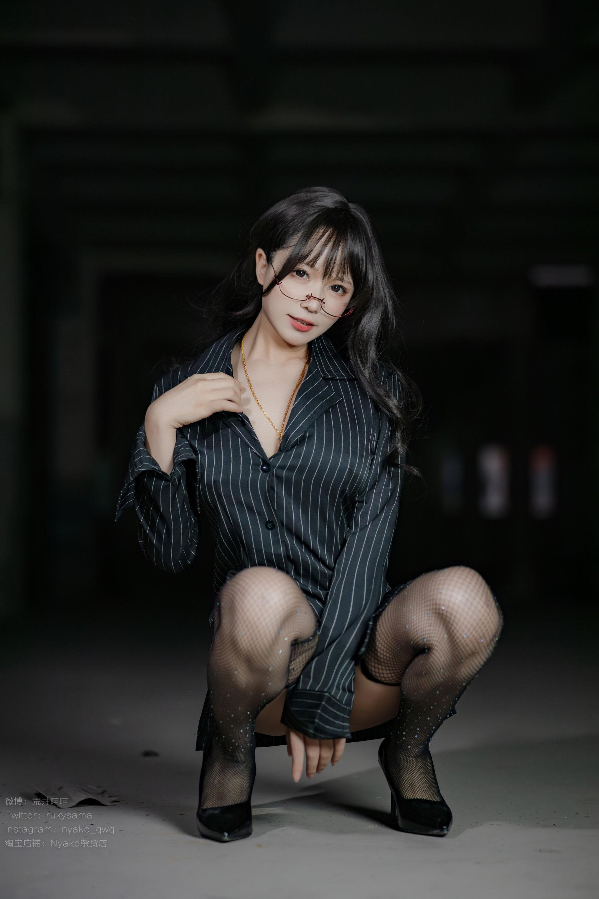 Nyako喵子《大人時間5》，两种场景下的成熟系写真表现