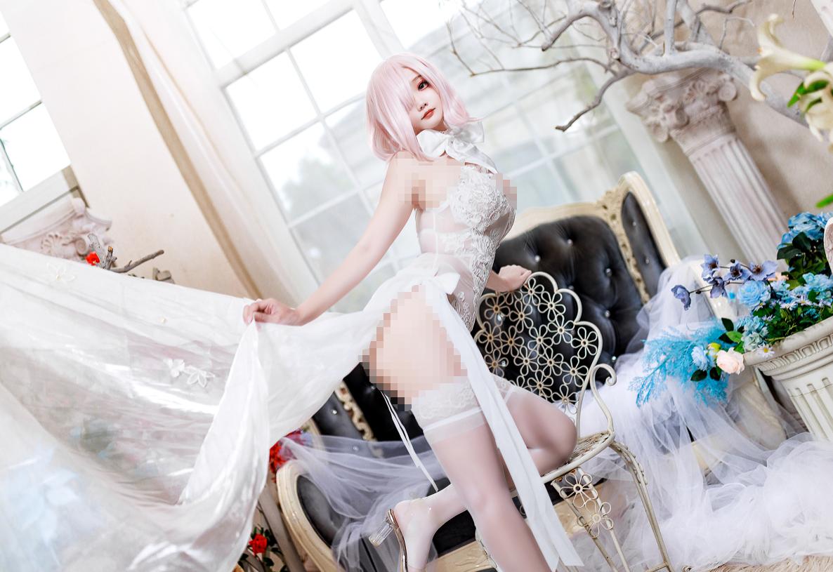 阿雪雪玛修婚纱同人图集，白纱花园里的柔光花嫁感