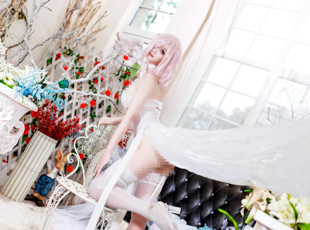 阿雪雪玛修婚纱同人图集，白纱花园里的柔光花嫁感