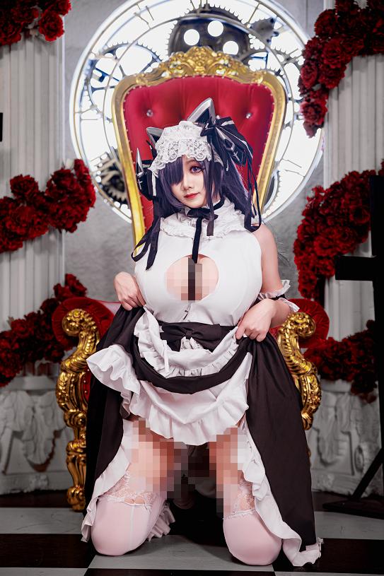 阿雪雪《碧蓝航线》奥古斯特女仆，红黑宫廷场景下的高贵女仆感