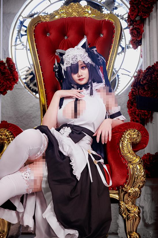 阿雪雪《碧蓝航线》奥古斯特女仆，红黑宫廷场景下的高贵女仆感