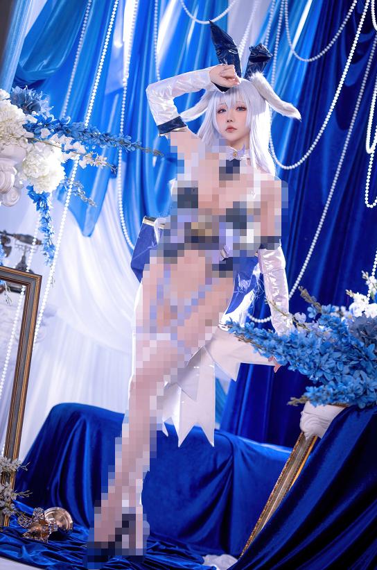星之迟迟《碧蓝航线》信浓兔女郎COS，蓝白礼装把信浓的华丽感拉满