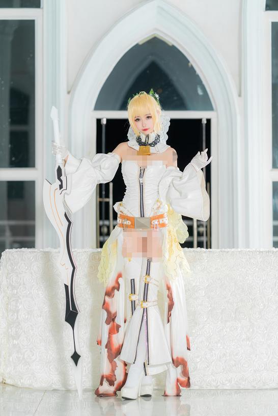 Momoko葵葵尼禄COS白裙写真，FGO高清图集角色还原表现