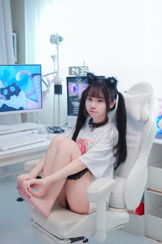 可可小白兔 不要打游戏惹 打兔兔写真