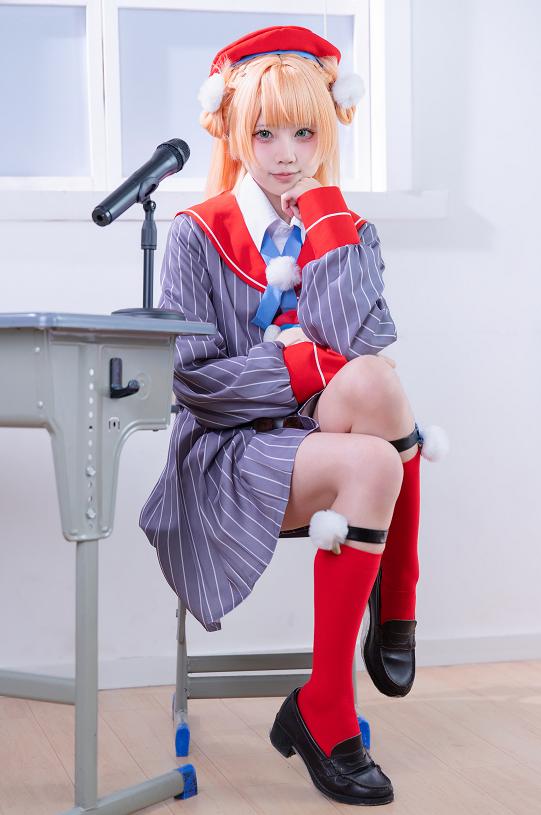 清水凪这套时雨羽衣校服也太像直播企划现场了｜白色教室里的元气感特别真实