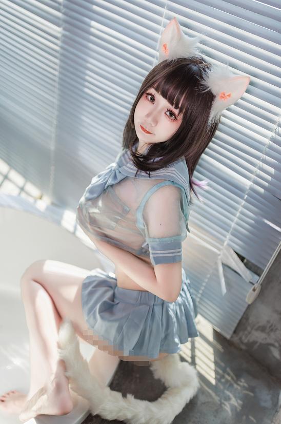 阿雪雪蓝色JK像一阵窗边冷风|猫耳水手服的清爽感很容易记住