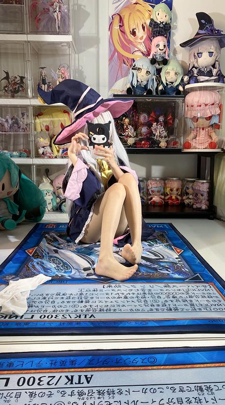 白栎Shirly这组伊蕾娜私宅COS意外有种宅系日常感｜像魔女放假后的房间生活记录
