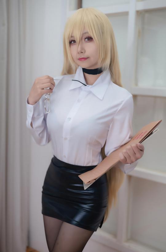 末夜787怨仇OL-白衬衫与黑.丝长.腿的轻熟秘书气质太有压迫感