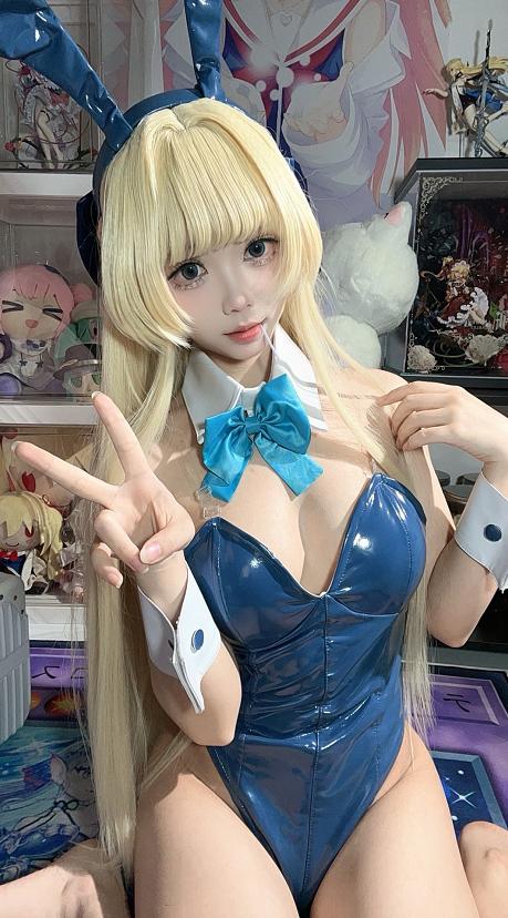 白栎Shirly飞鸟马时兔女郎COS图集｜宅系收藏房里的兔女郎氛围感太真实了