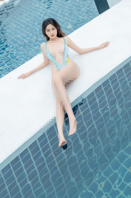 年年nnian椰林写真|泳池水光和海岛树影里的夏日感很舒服