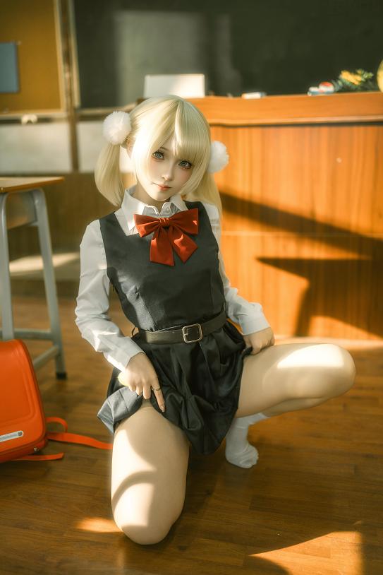 Bangni邦尼这套《时雨羽衣》有种黄昏教室里的危险少女感