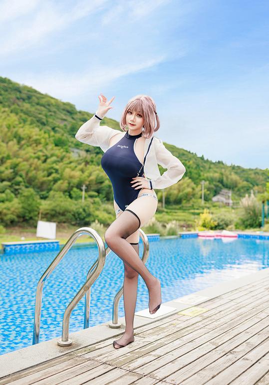 阿雪雪盛夏水泳赏析|泳池边的清爽夏日感与轻运动造型