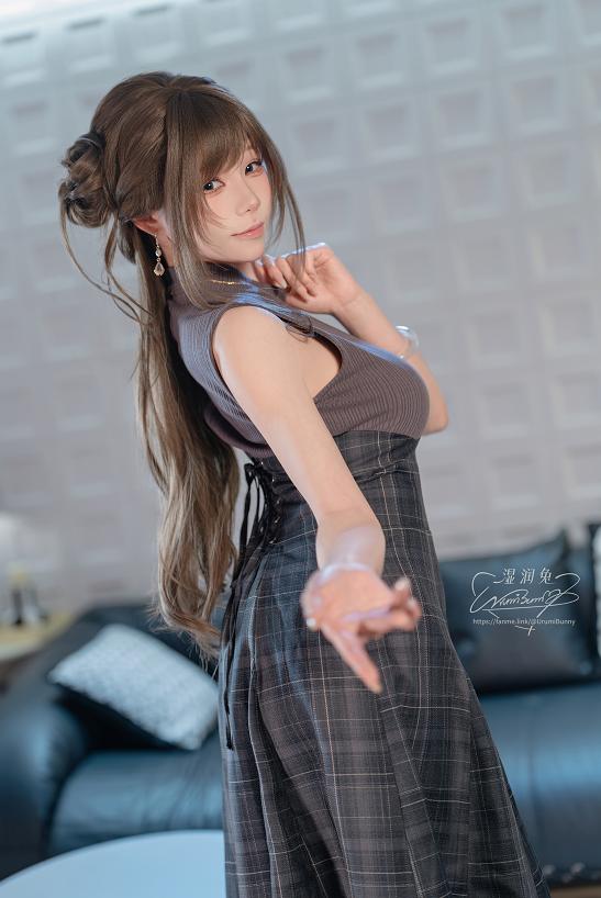 咬一口兔娘网友的一日约会｜餐厅暖光里的五月见面感很耐看