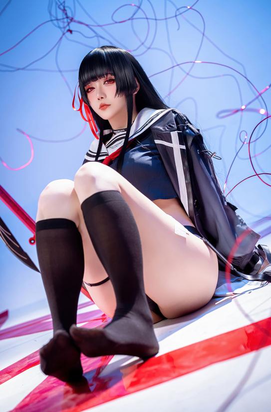 星之迟迟《鸣潮》千咲JK COS赏析|红黑光影里的危险少女感越看越上头