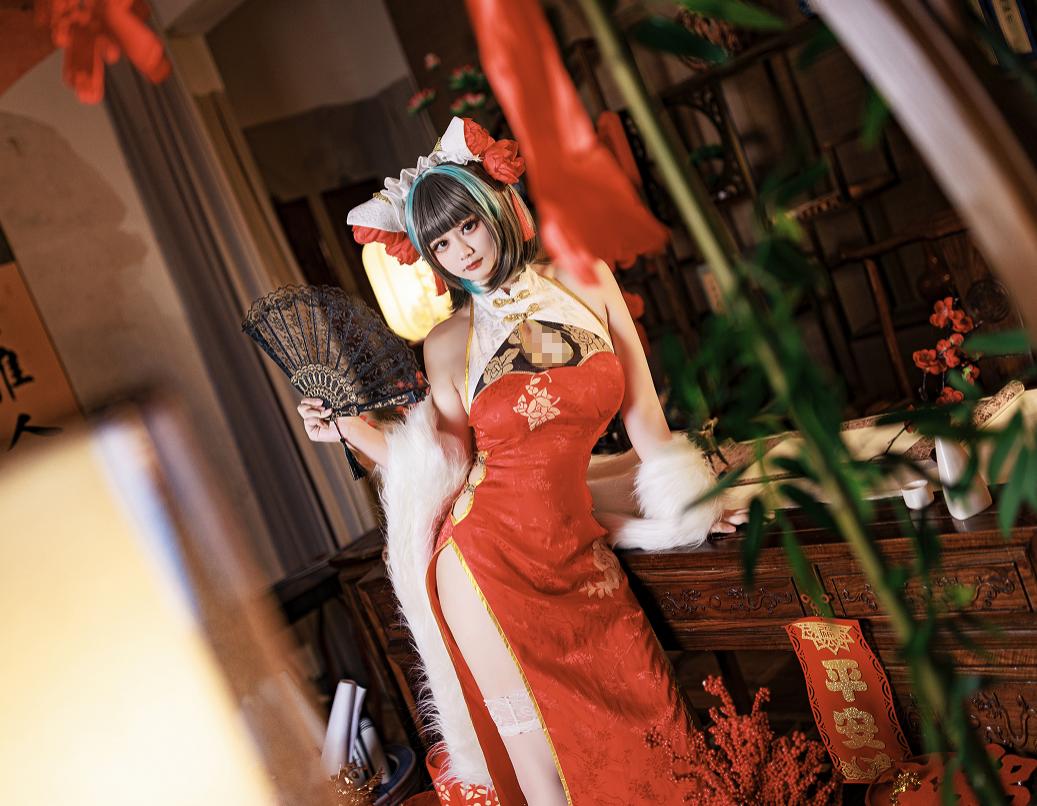 阿雪雪柴郡旗袍COS｜红色新年氛围下的白丝与东方韵味
