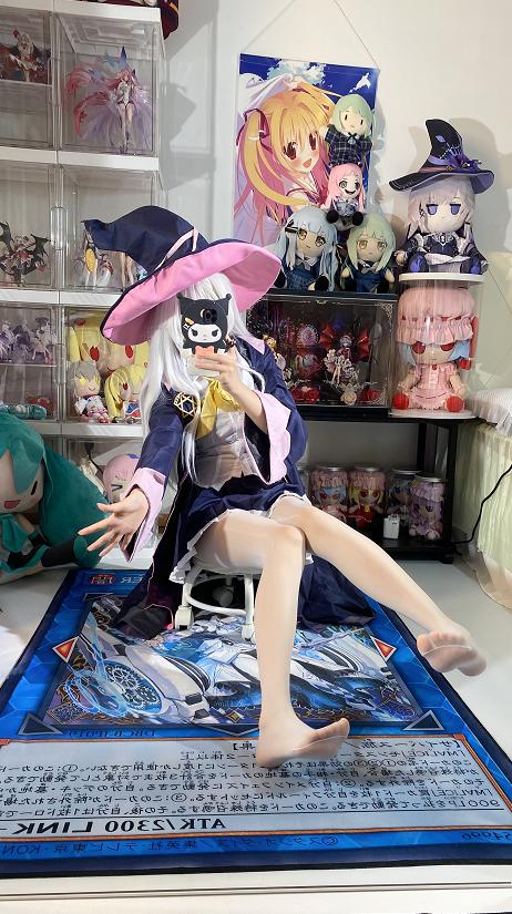 白栎Shirly这组伊蕾娜私宅COS意外有种宅系日常感｜像魔女放假后的房间生活记录