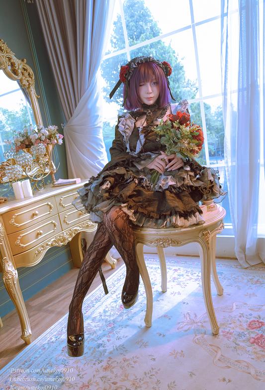 Umeko J窗边玫瑰女仆造型,复古洋馆里的紫发人偶感很耐看
