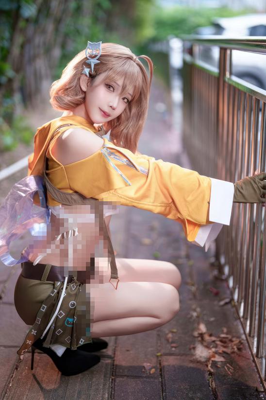 抱走莫子aa阿妮斯超级巨星，萤火虫动漫嘉年华这组黄调街拍很有夏日活力