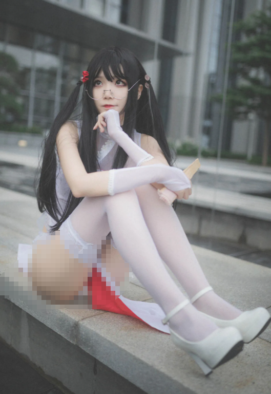 五更百鬼角色写真整理|红白尼禄、校服少女与房间系造型里的冷甜感
