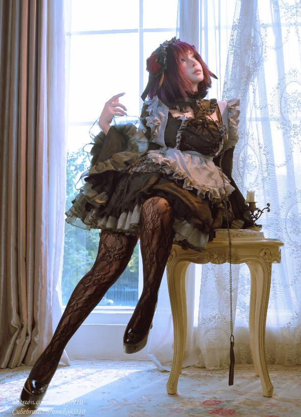 Umeko J窗边玫瑰女仆造型,复古洋馆里的紫发人偶感很耐看