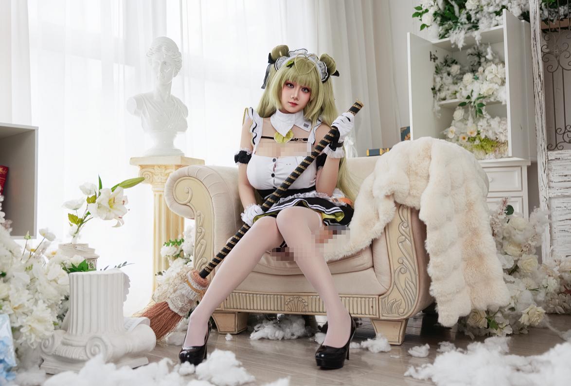 阿雪雪NIKKE索达女仆|白色房间里的甜感反差很抓人