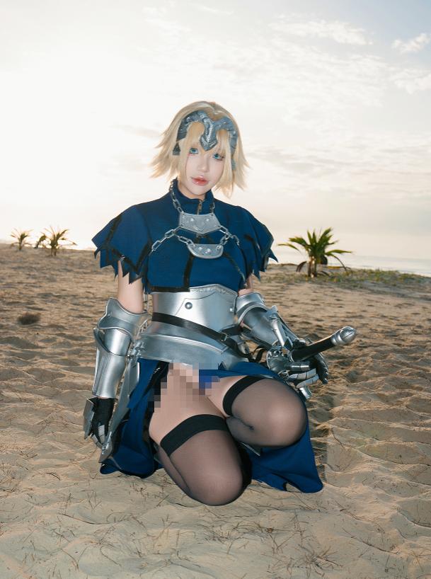 Puy Puy Jeanne Ruler站在海边举旗那一刻,像一段远征开场