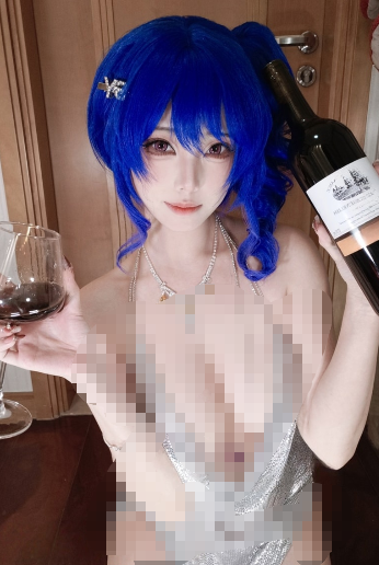 蜜汁猫裘作品写真合集｜甘雨修女、大凤海滨和红苹果各有一眼记住的画面