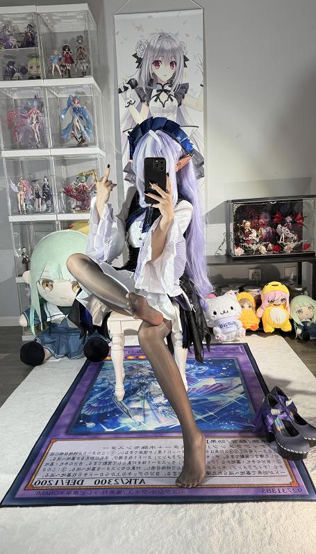 白栎Shirly绝区零薇薇安,紫光房间里的精灵少女感