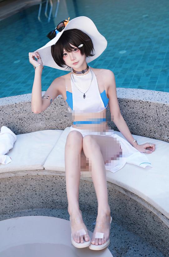 五更百鬼黑土夏日COSPLAY,火影忍者泳池边的清爽休假感