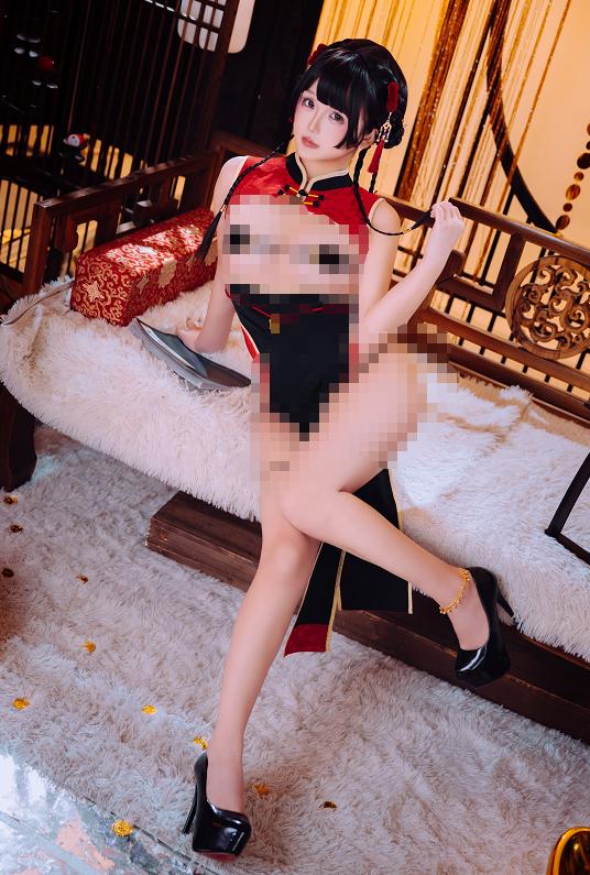 日奈娇的新年限定旗袍,像从金色年景里走出的夜宴主角