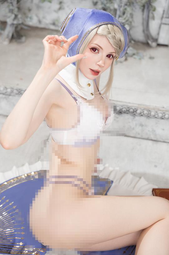 Peach milky演绎Ingrid,折页书灯让灰白古典布景多了一点神秘感