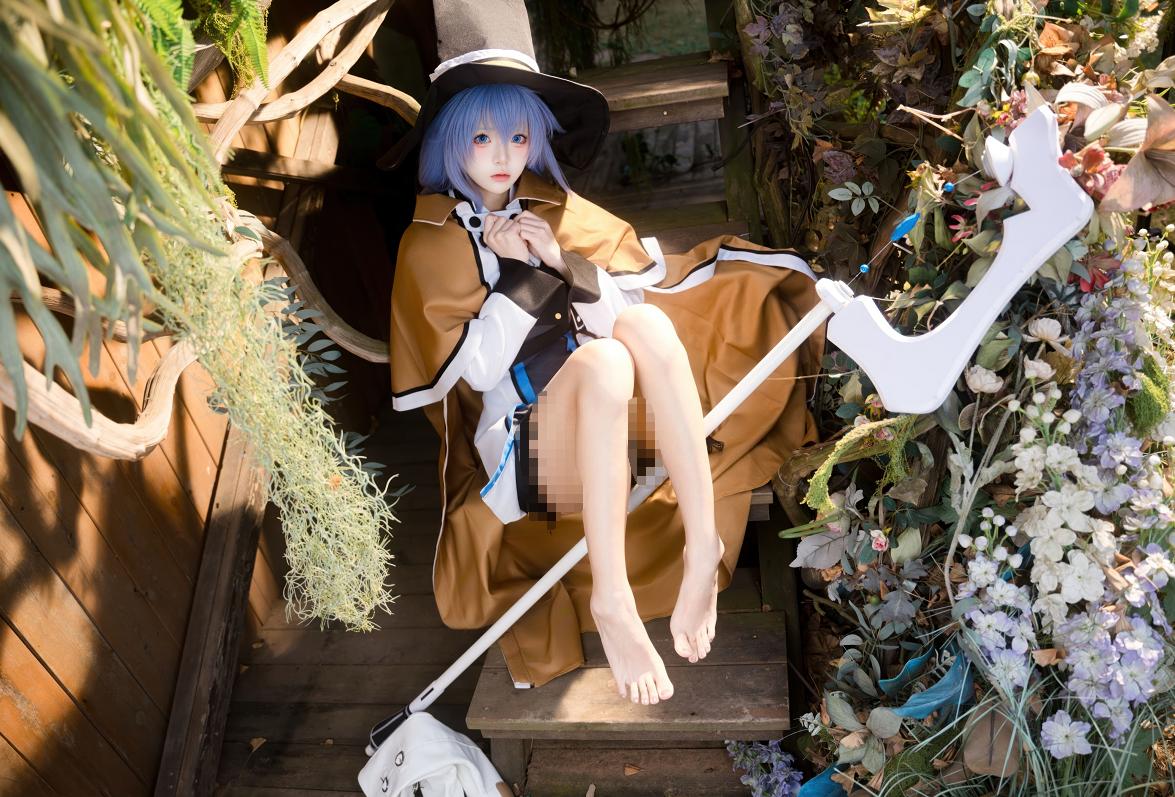 九柒喵把洛琪希带进花木小屋,像旅途中偶遇的蓝发魔法师