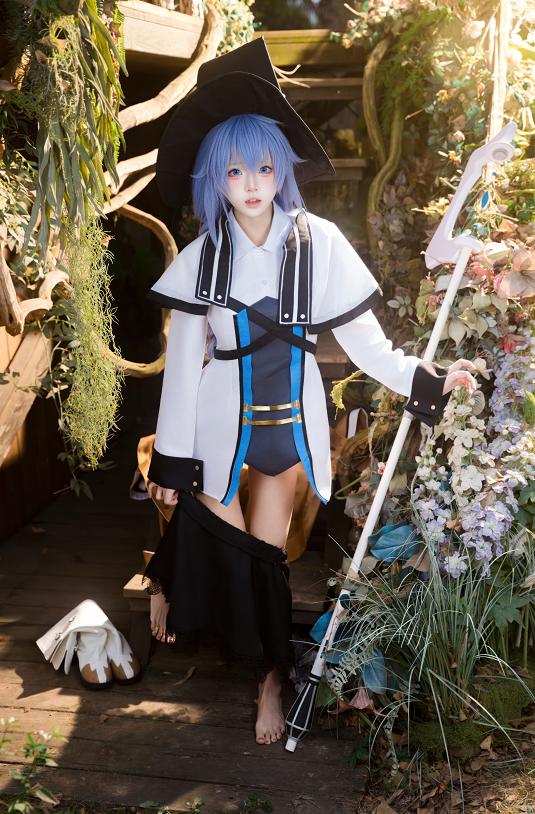 九柒喵把洛琪希带进花木小屋,像旅途中偶遇的蓝发魔法师