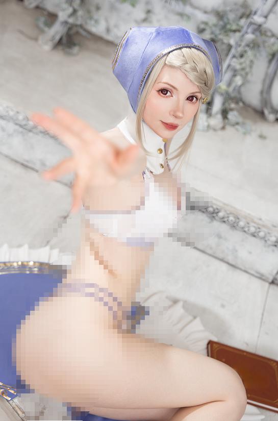 Peach milky演绎Ingrid,折页书灯让灰白古典布景多了一点神秘感