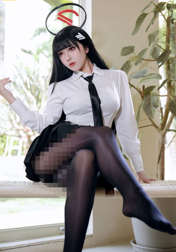 半半子COS写真合集|从碧蓝航线到NIKKE,她镜头里的角色总有自己的节奏