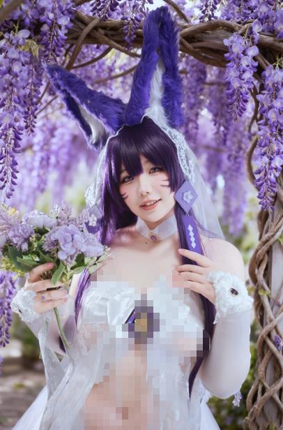 阿半今天很开心把武藏拍进一场紫色婚礼里,温柔里还藏着一点压场感