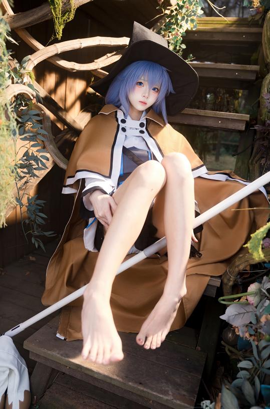 九柒喵把洛琪希带进花木小屋,像旅途中偶遇的蓝发魔法师