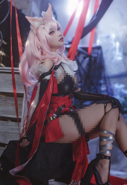 宮本桜cosplay专题｜从信浓到埃吉尔，她把华丽角色拍得很安静