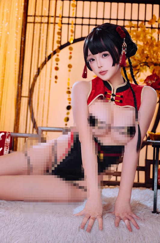 日奈娇的新年限定旗袍,像从金色年景里走出的夜宴主角