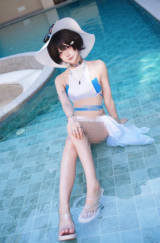 五更百鬼黑土夏日COSPLAY,火影忍者泳池边的清爽休假感