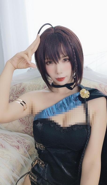 Neko-薇薇把巴尔的摩留在宴会散场后｜冷蓝房间里的一袭黑裙